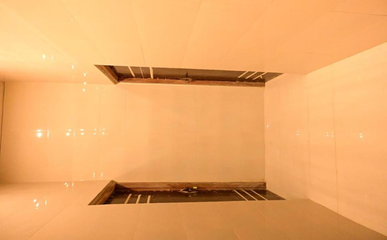 Hotel Sri Ram Lalla International à Ayodhya Extérieur photo